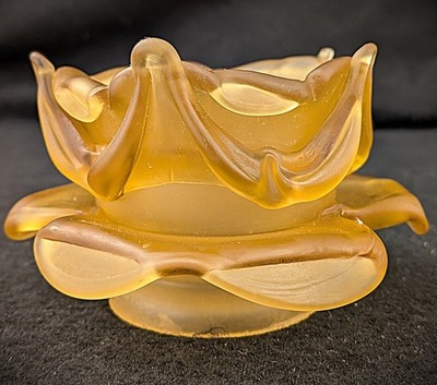 Vintage Handcrafted Rose Petal Glass Shade 2.25-in Fitter.