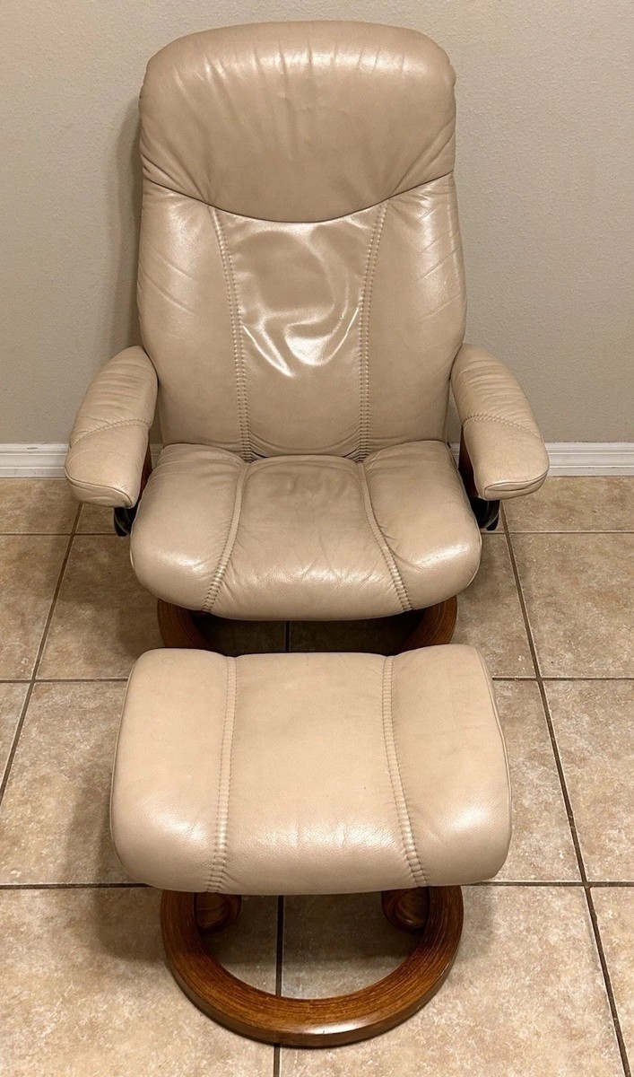 Ekornes Stressless 'Consul' Leather Recliner Chair & Ottoman