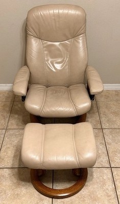Ekornes Stressless 'Consul' Leather Recliner Chair & Ottoman