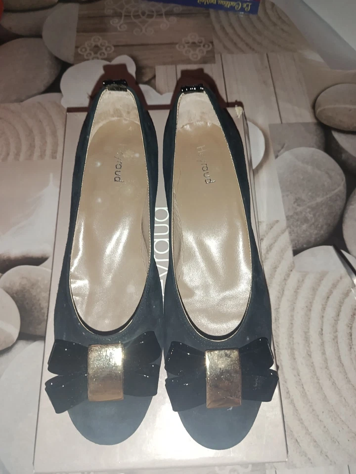 Chaussures femmes fermées, daim noir, petit talon, taille 38, bon état - Photo 1/3