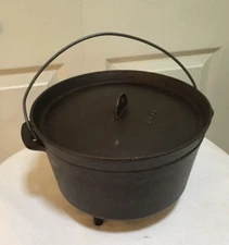 Unmarked #10 Birmingham Stove and Range Century Dutch Oven Footed Lid &Bail BSR