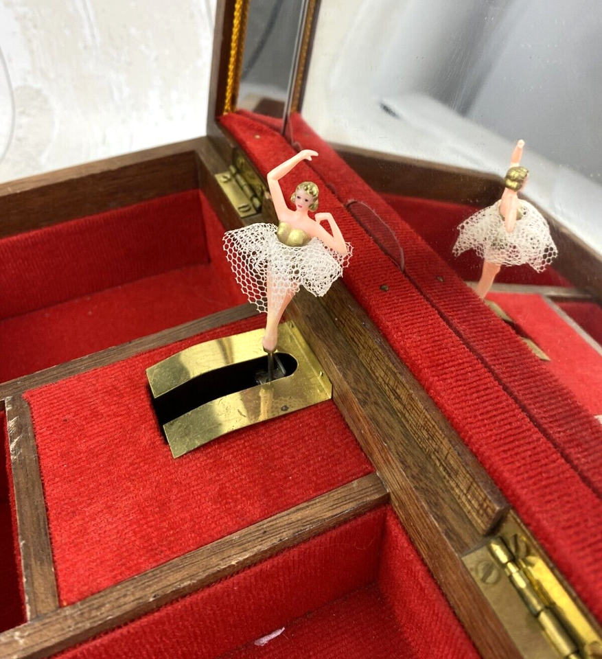 Vintage Wooden musical Jewellery Box Maurice Urtillo Paris 1934