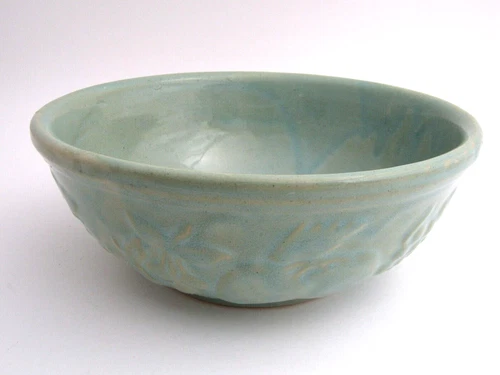 USA Pottery McCoy ? Apples Cherries & Grapes Green Pottery Bowl 9 1/8 X 3 1/2"