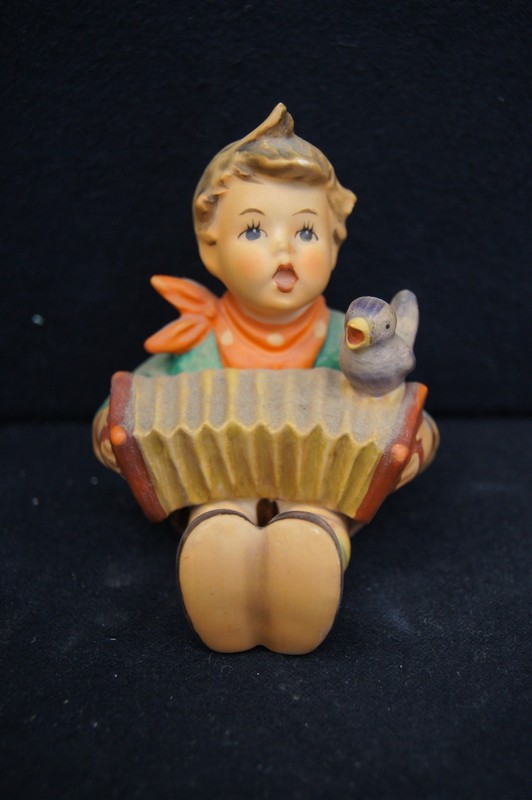 HUMMEL Goebel Porcelain Figurine #110/0 Lets Sing 3.25" TMK-5