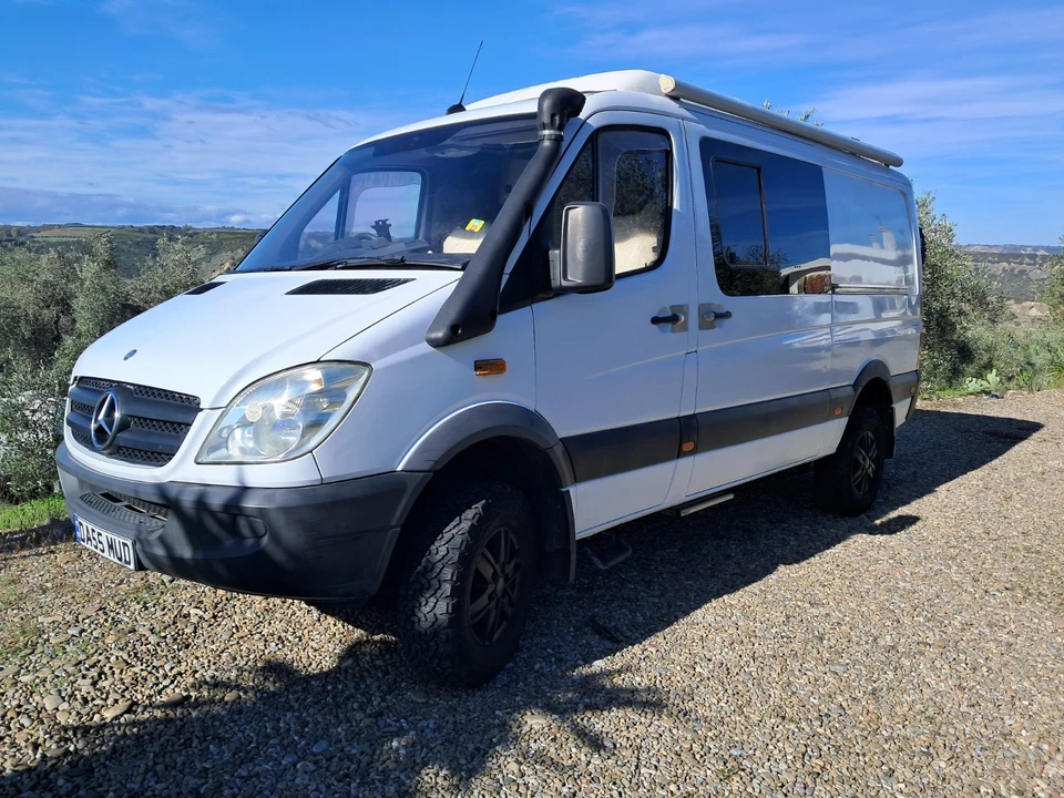 Sprinter 4x4 Camper - Image 4 of 4