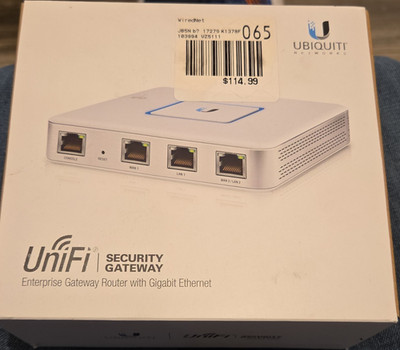 Ubiquiti Networks UniFi Security Gateway USG Gigabit Router 2LAN/2WAN RJ-45