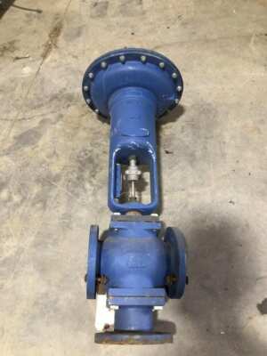 Warren Controls 2-1/2'' CI 3-Way Air Control Globe Valve 30PSI Supply