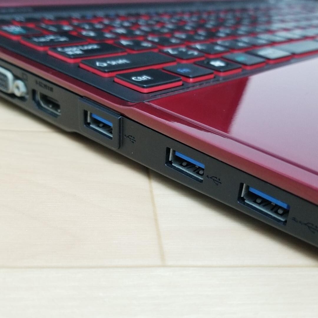 Fujitsu LIFEBOOK AH56/H Intel Core i7 3610QM 2.30GHz SSD