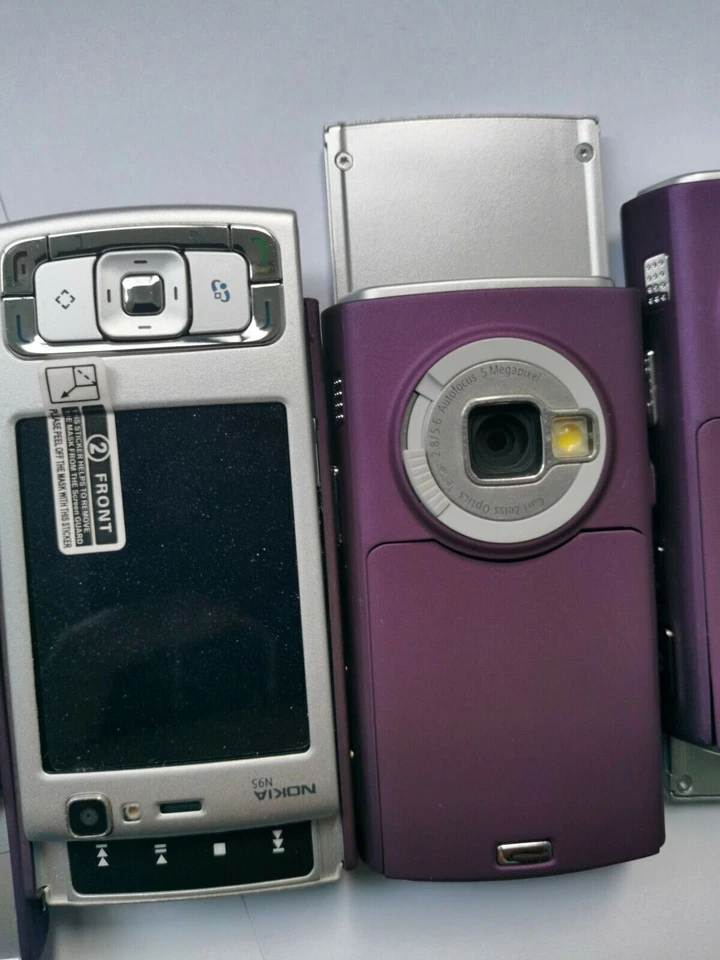 Original Nokia N Series N95 5MP MP4 JAVA GPS 3G Unlocked Symbian OS Mobile Phone - Image 4 of 4