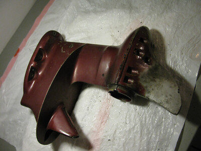 lower unit housing Johnson RDE-19M   outboard rde-19