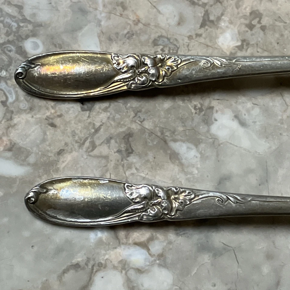 4) Oneida Community 1953 WHITE ORCHID 7  7/8”Dinner Forks Lot 1 - Image 4 of 4