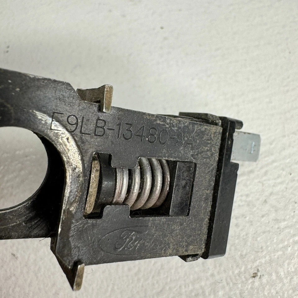 Оригинальный переключатель стоп-сигналов 1990 Ford Bronco E9LB-13480-AA - Изображение 3 из 4