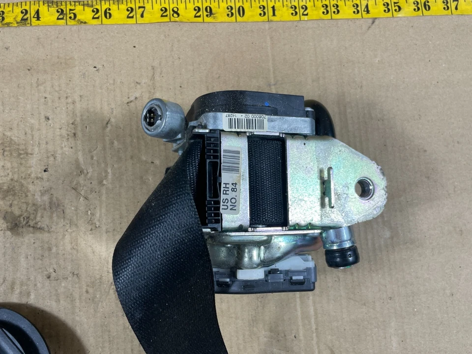 Mini Cooper Paceman 2013-2016 cinturón de seguridad del lado del pasajero delantero derecho OEM. Foto 4 de 4