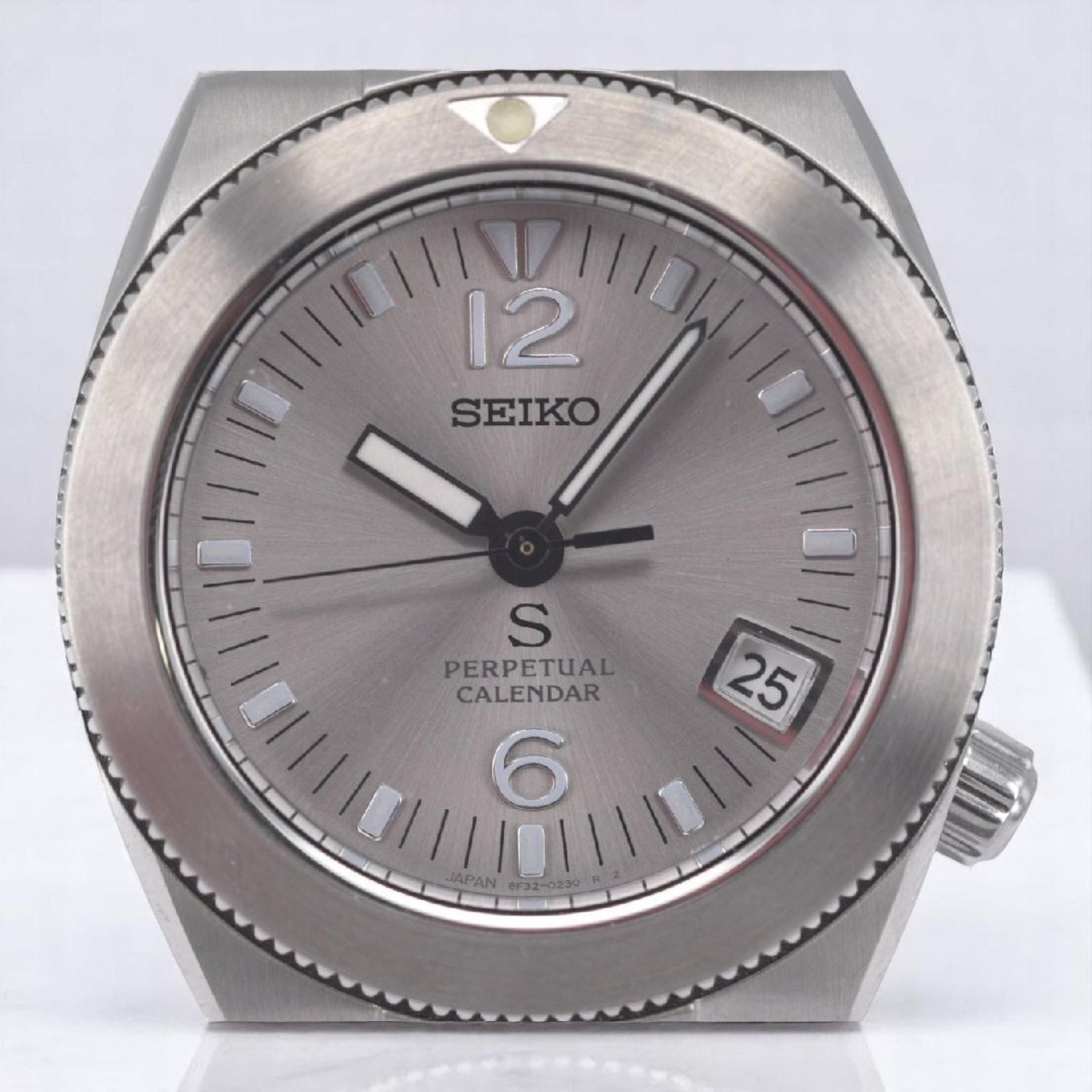 SEIKO SUS パーペチュアルカレンダー 8f32-0210 Seiko Quartz Watch SUS 8F32-0210 perpetual Calendar / case