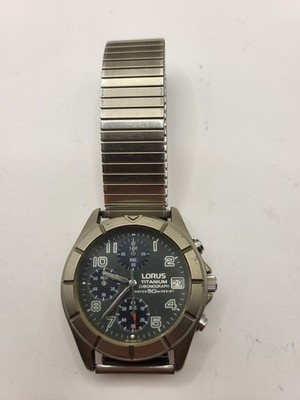 Lorus Titanium V657-X007 Herrenuhr mit Flexarmband
