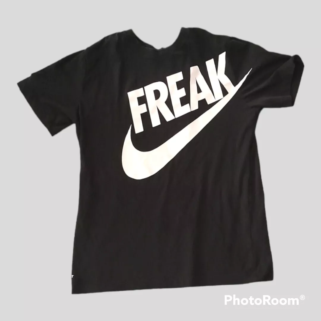 GIANNIS ANTETOKOUNMPO NIKE FREAK DRI-FIT T-SHIRT- MENS BLACK