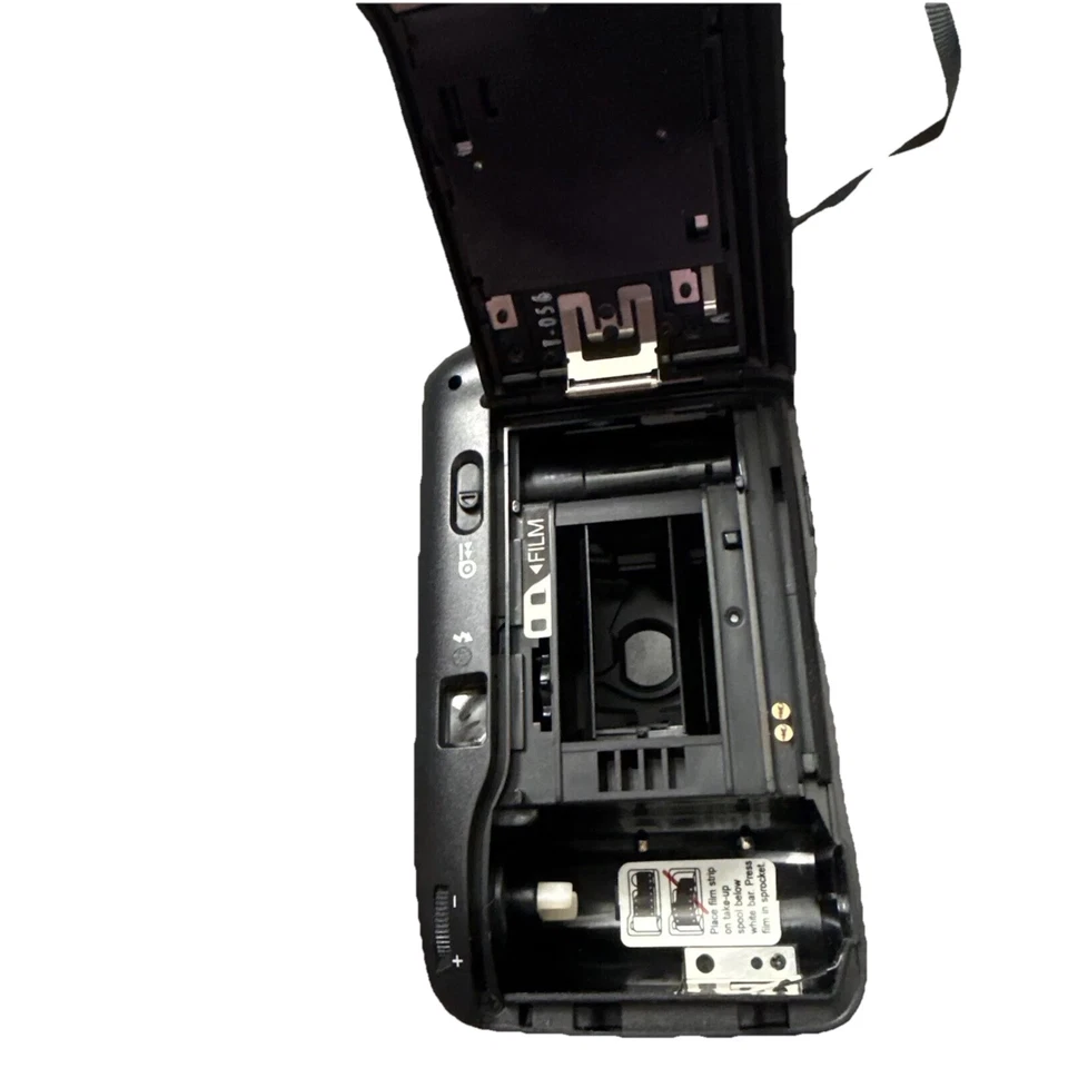 Polaroid 3000AF Panoramic 35mm Film Point & Shoot Camera Tested - Image 4 of 4