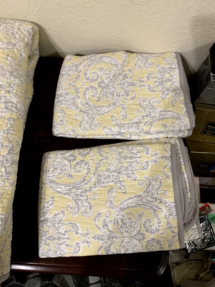 Raymond Waites Yellow Gray Full/Queen Quilt Floral Reversible 3 Piece Set Cotton - Image 3 of 4