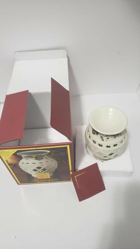 Lenox Holiday Tartan Gold-Banded Fragrance Warmer - Picture 3 of 7