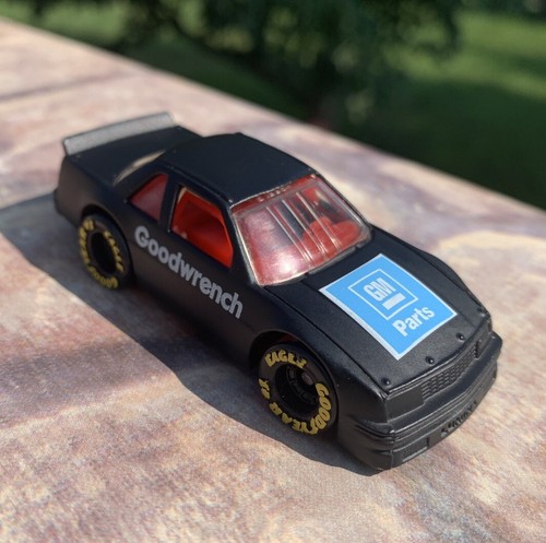 RARE 1990 Matchbox 1:64 GM Parts Goodwrench Black Diecast Goodyear Tires Yellow - Picture 7 of 11