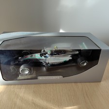 1/18 Mercedes F1 W05 Nico Rosberg 2014 World Champion Minichamps