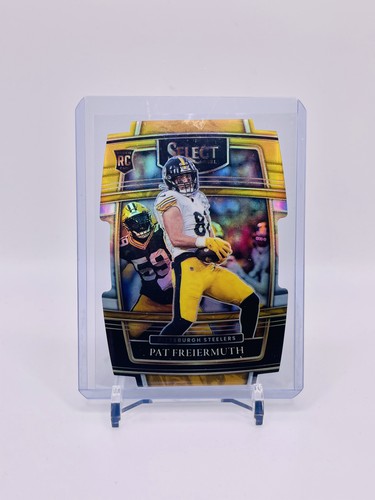 2021 Panini Select - Concourse Pat Freiermuth #59 Black & Gold Prizm Die-Cut RC
