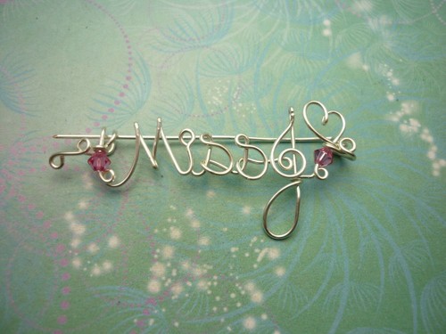 Adorable Personalised Name Brooch - Gold Wire Birthstone Beads - Up to 8 Letters - Picture 4 of 9
