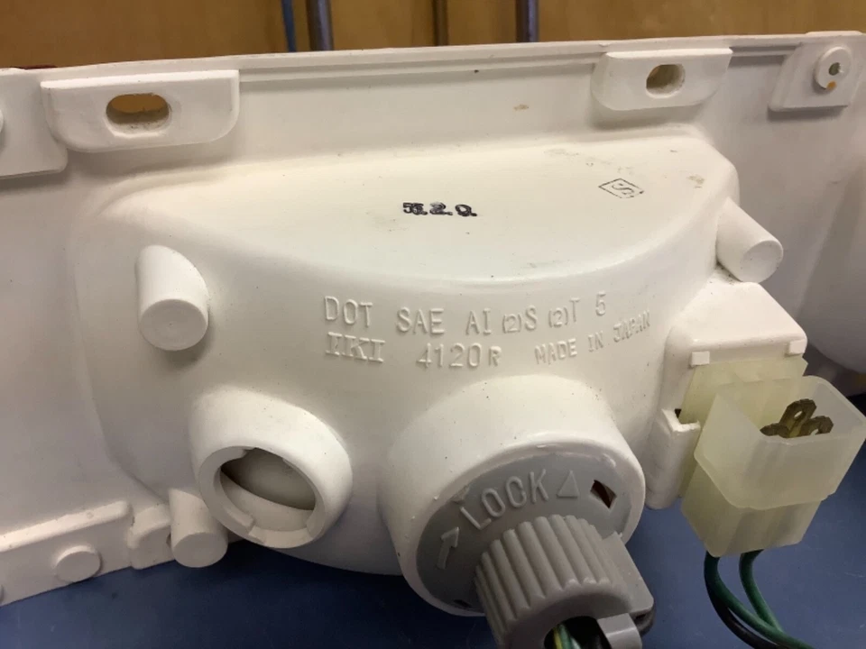 1977 1978 1979 79 Datsun Nissan 200SX lanterna traseira lateral direita fabricante de equipamento original - Imagem 2 de 4