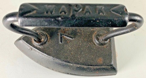 Vintage / Antique Wapak # 7 Cast Iron Sad Iron - Picture 3 of 11