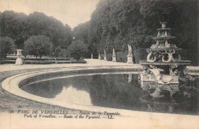 PARK OF VERSAILLES - Pyramid Basin