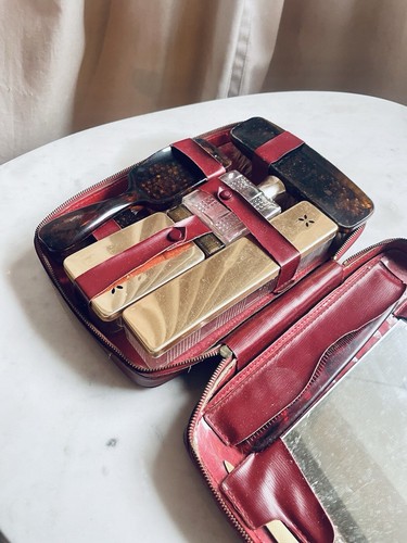 Antique Vanity Travel Suitcase Toilet Needed Woman Red Complete - Picture 5 of 8