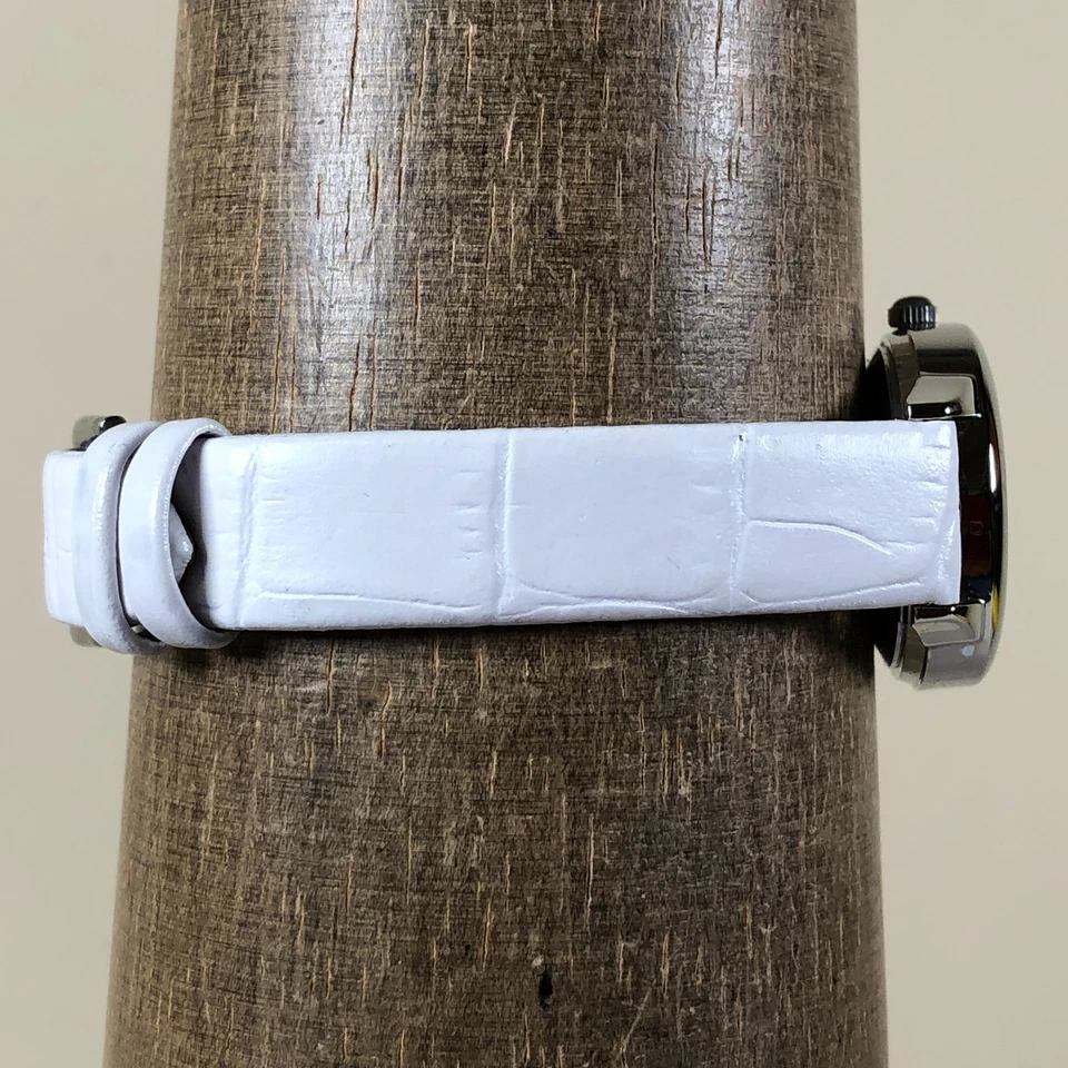 Disney Mujer MCK308 Minnie Mouse Enfermera Cuero Cuarzo Analógico 26mm Reloj 6 1/2" Foto 3 de 4