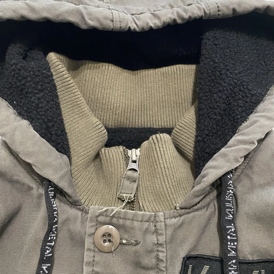 Chaqueta de metal Mulisha para hombre mediana verde militar con capucha forrada de sherpa parche militar Foto 4 de 4