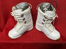 ThirtyTwo 32 Lashed snowboard boots size 9 for men