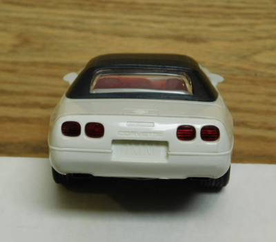 Miniature ERTL AMT - Corvette Convertible Millionième 1992 - Échelle 1/25 - État Neuf