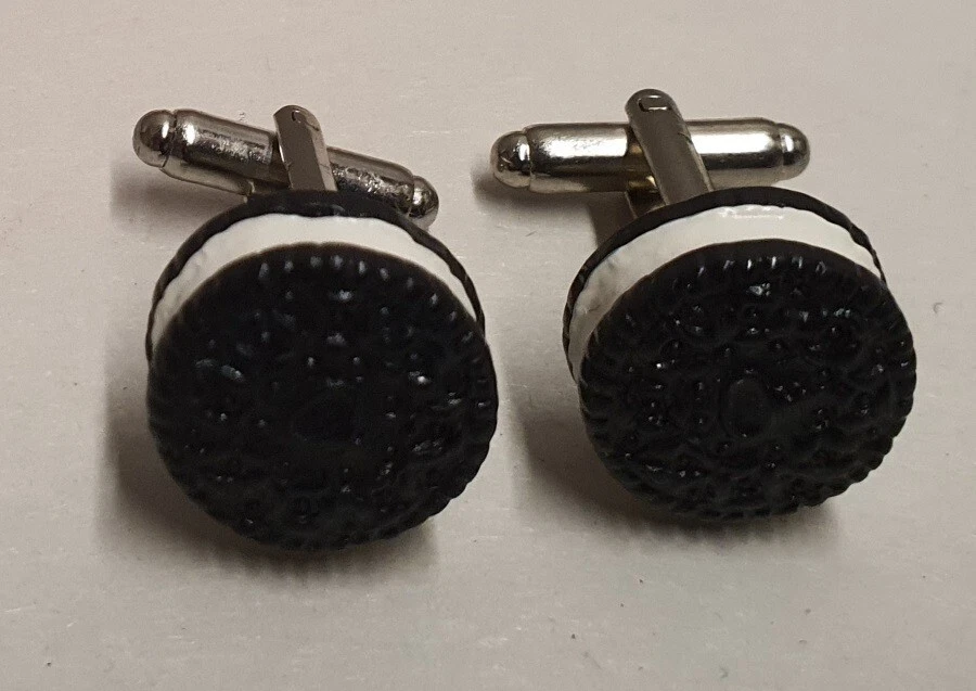 Gemelos Urban Charms hechos a mano miniatura Choc crema galletas hechos en Canberra Foto 2 de 3