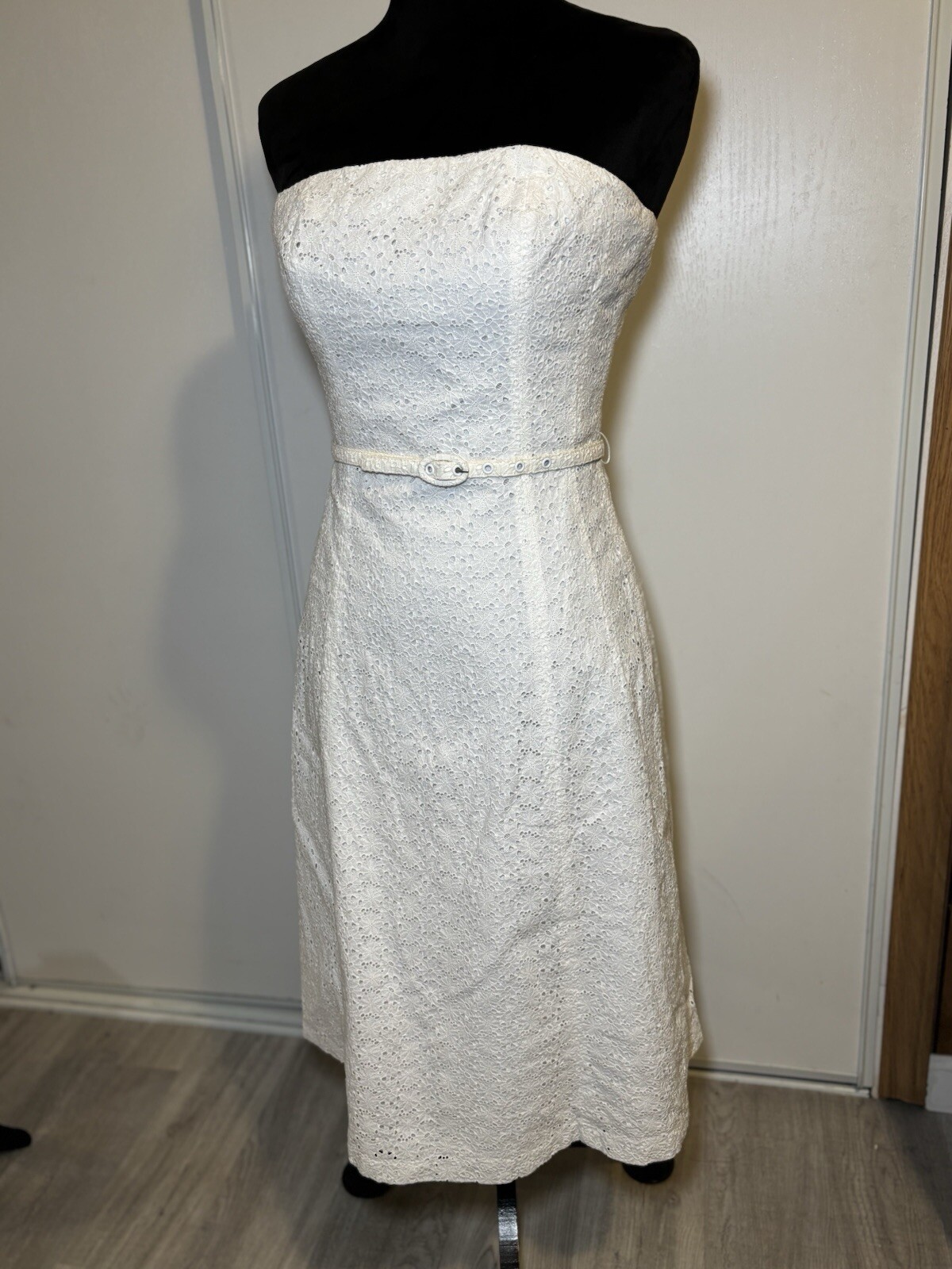 White Strapless Dress Size 4 Express Midi Length Lace Cotton Stitch With Belt