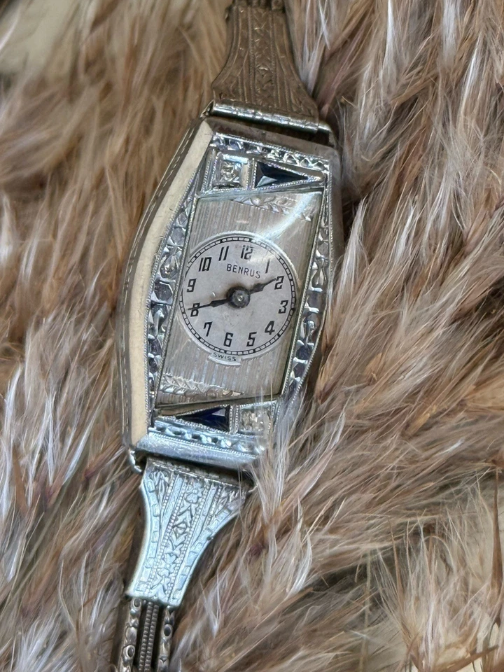 Banda de filigrana de plata esterlina con zafiro y diamantes Art Deco de 1930 para damas Foto 3 de 4