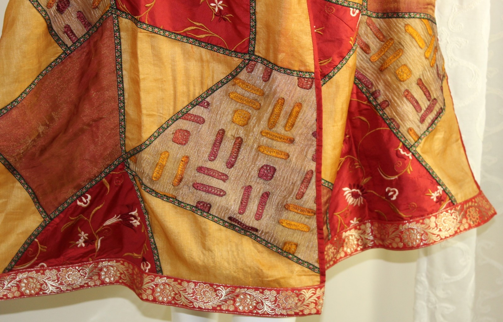 AMAZING Chico's O/S Huge Copper Gold Patchwork Silk ART-to-WEAR Shawl Scarf Wrap image 4
