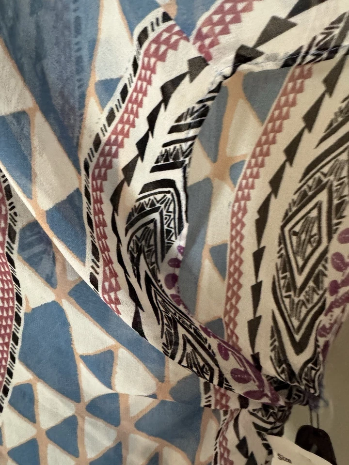 Nuevo con etiquetas Poncho Hale Bob XS Boho Tribal Transparente Top Multicolor Estampado Geométrico Nuevo con Etiquetas $187 Foto 3 de 4