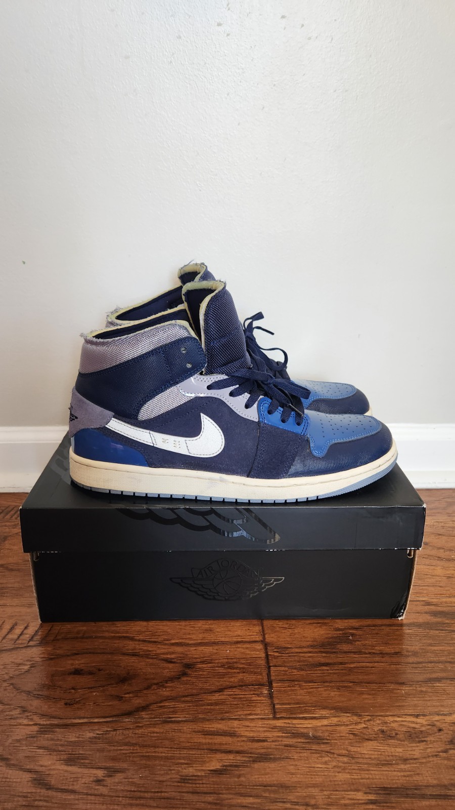Size 11 - Air Jordan 1 SE Craft Mid Inside Out - Obsidian