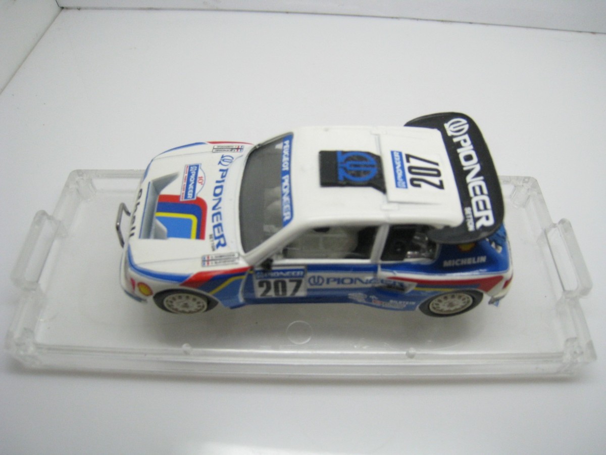 Photo 9 - Peugeot 205 Turbo 16 Pioneer Dakar 1988 gué - Diaporama : les Peugeot au Dakar de 1987 à 2019