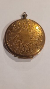 Vintage Gold Tone Pocket Watch Shaped Makeup Compact