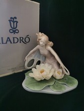 Lladro Fée Wings Of Fantasy 06651 Fairy With Flowers 