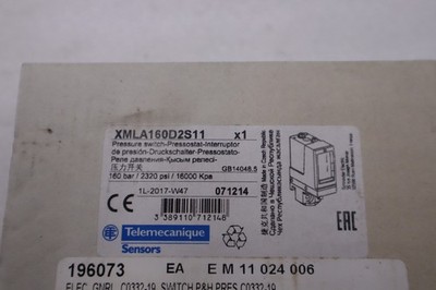 New XMLA160D2S11   Sch Nautilus Pressure Switch Fast Ship *lj