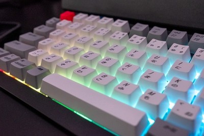 Keychron Q1 QMK Custom Mechanical Keyboard (Japan JIS Layout)  Gateron GPro Red