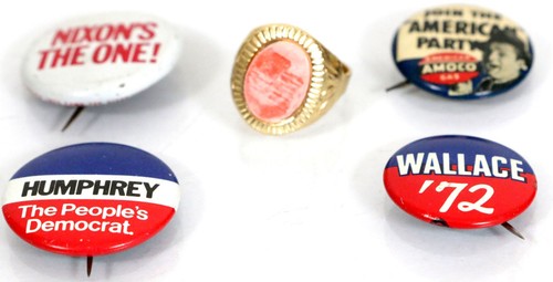 John F. Kennedy Flicker Ring (Vari-Vue) & (4) Political Buttons/Pinbacks, Lot732
