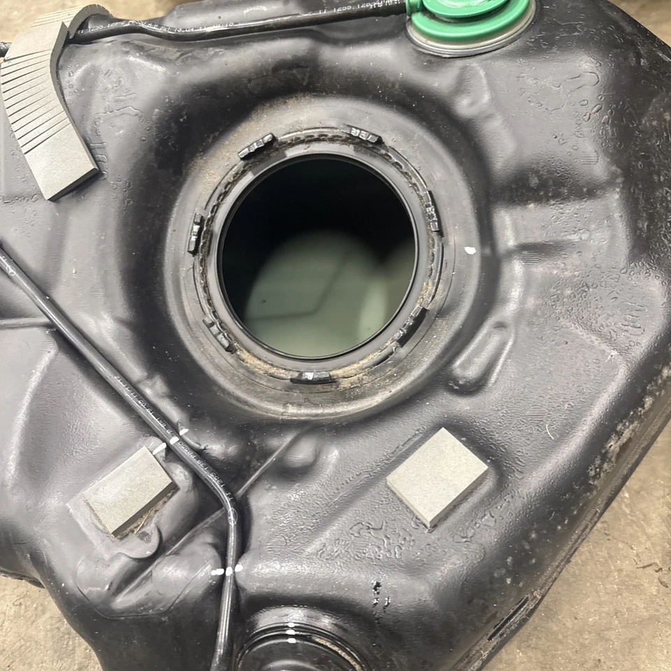 Conjunto depósito combustible gasolina Mercedes W204 C250 C350 E400 2044700602 OEM 69k Foto 4 de 4