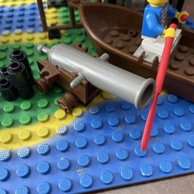 Vintage LEGO Pirates Forbidden Island (6270) Complete with figures, instructions