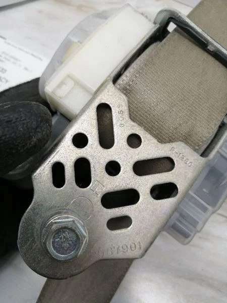 2010 - 2012 SUBARU LEGACY LEFT DRIVER SIDE SEATBELT OEM Foto 3 de 4